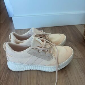 Sorel Women's Tan Sneakers